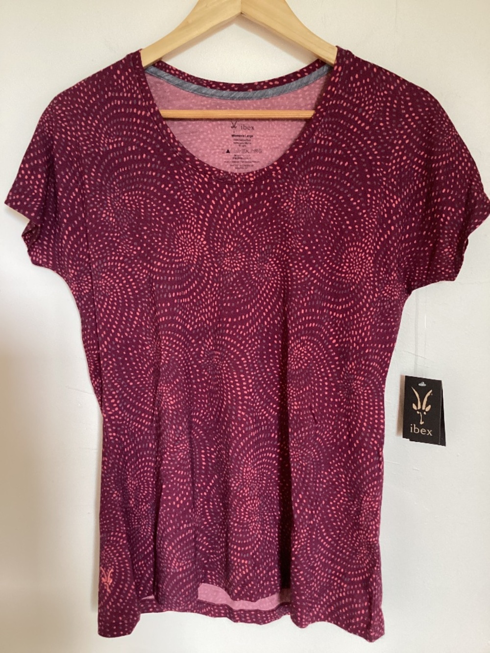 Ibex L NWT Short Sleeve Merino Wool Layla Tee Shirt Astral/Dahlia Red Print